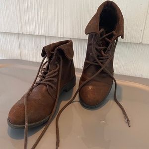 Vintage aesthetic brown boots
